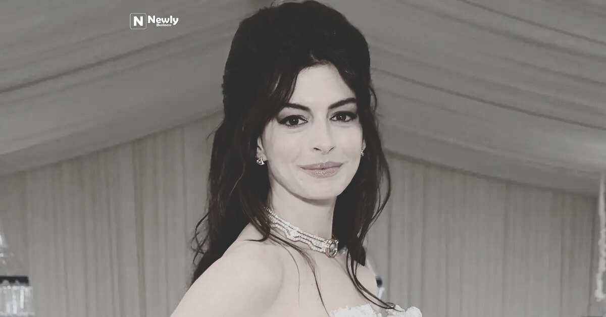 Anne Hathaway Met Gala